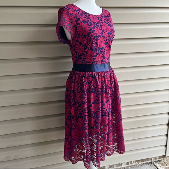 •Noctflos• NWT Lace Fit & Flare Dress - Size Medium - Picture 4 of 9